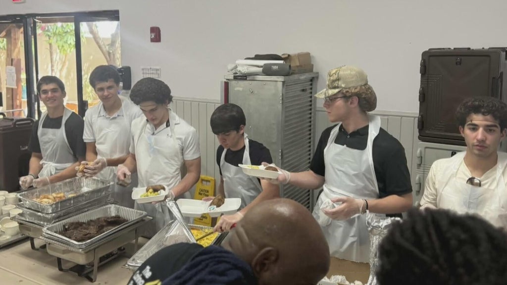 Nonprofit created by South Florida high school students goes far beyond helping those in need — CBS Miami, Coconut Creek Schools news