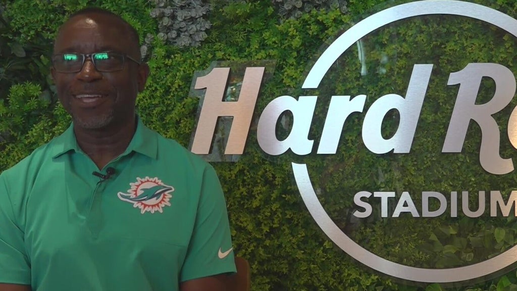 Hustle and Heart: Miami Dade College professor finds passion as Hard Rock Stadium usher — CBS Miami, Coconut Creek Schools news