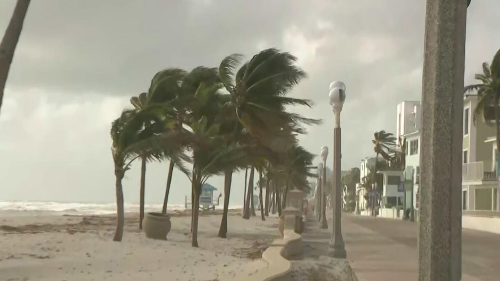 Strong wind, king tides send water surging inland leading to coastal flooding across South Florida — CBS Miami, Coconut Creek Business news