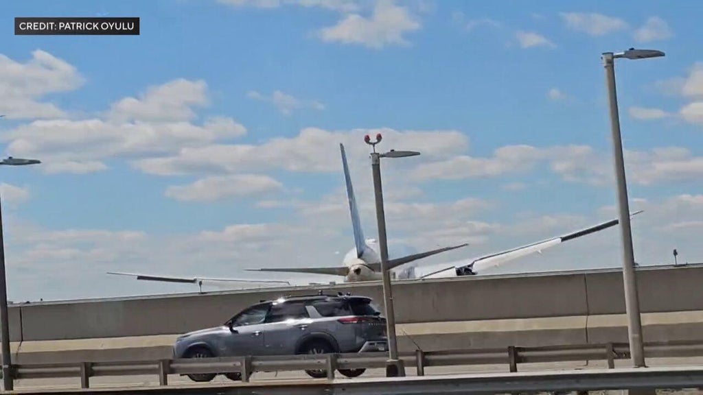 Video shows United flight strike truck on New Jersey Turnpike before landing at Newark Liberty Airport — CBS Miami, Coconut Creek Technology news