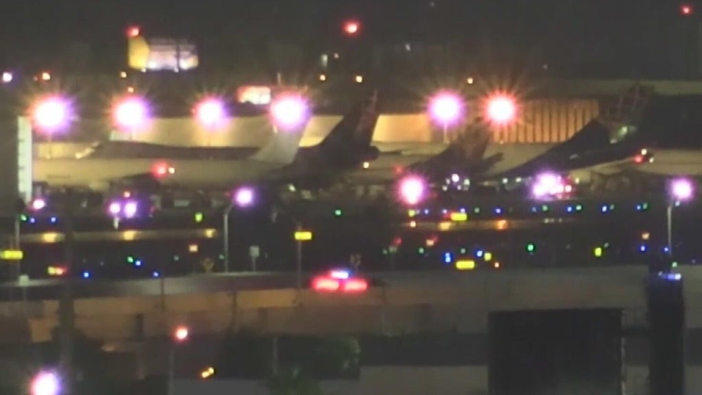 Flight from Colombia diverted to MIA after encountering severe turbulence — CBS Miami, Coconut Creek Community news