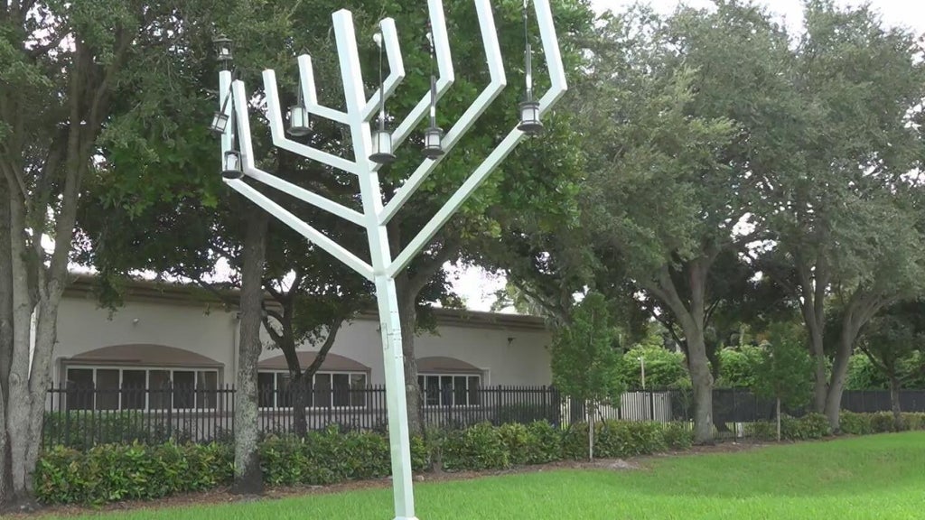California man accused of ramming a shopping cart into menorah outside Broward synagogue, police say — CBS Miami, Coconut Creek Health news
