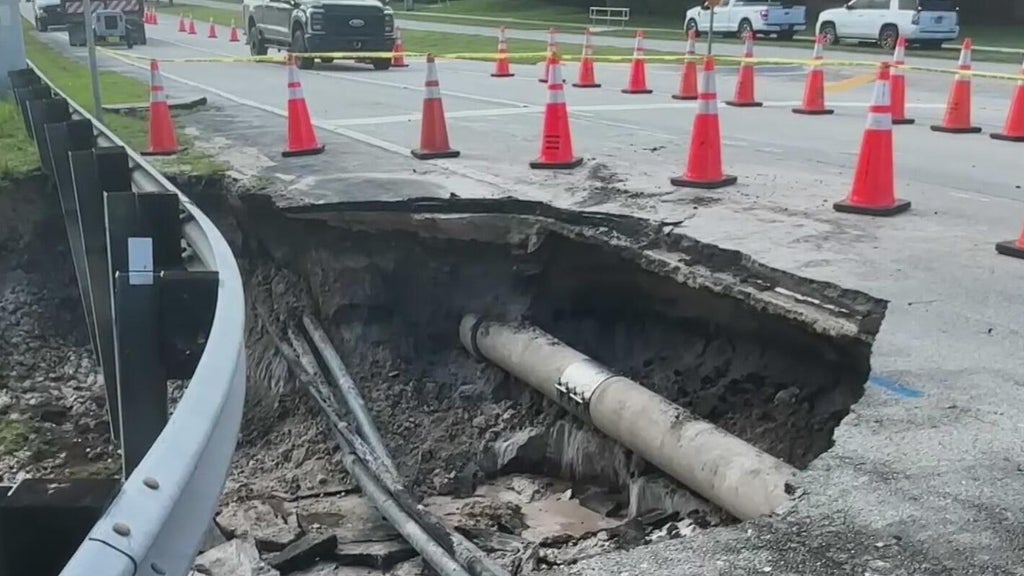 Crews work to repair Davie road that collapsed after major water main break — Coconut Creek Community news