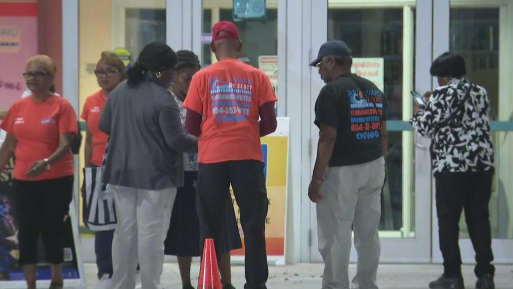 South Florida voters head to polls as early voting gets underway before midterm election — CBS Miami, Coconut Creek Community news