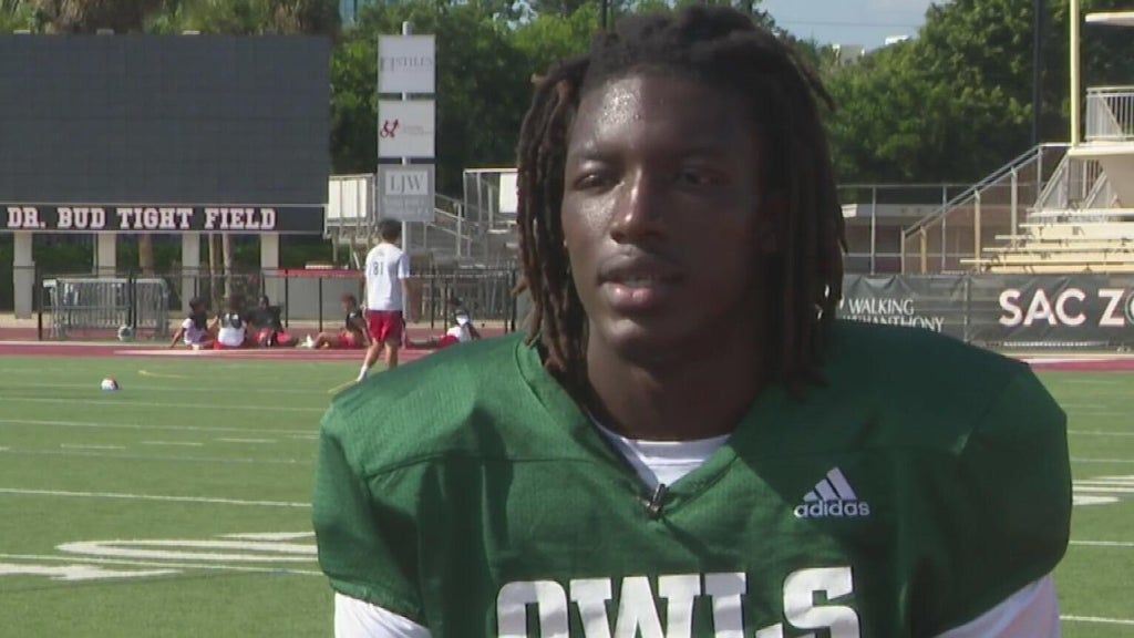Cardinal Gibbons tight end, DeMarcus DeRoche, is now a Nat Moore nominee — CBS Miami, Coconut Creek Sports news